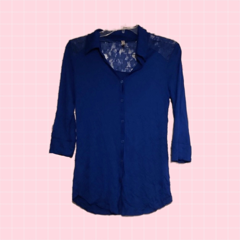 Bella D 🍓 Blue Button up